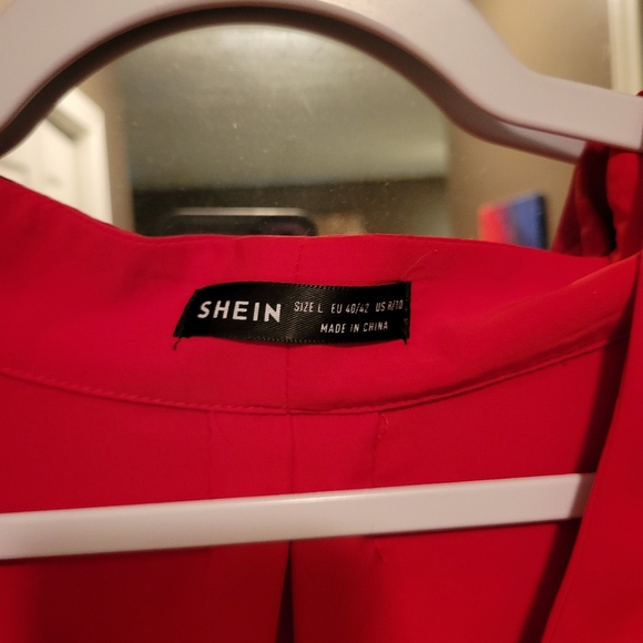 Red blouse - Picture 2 of 2